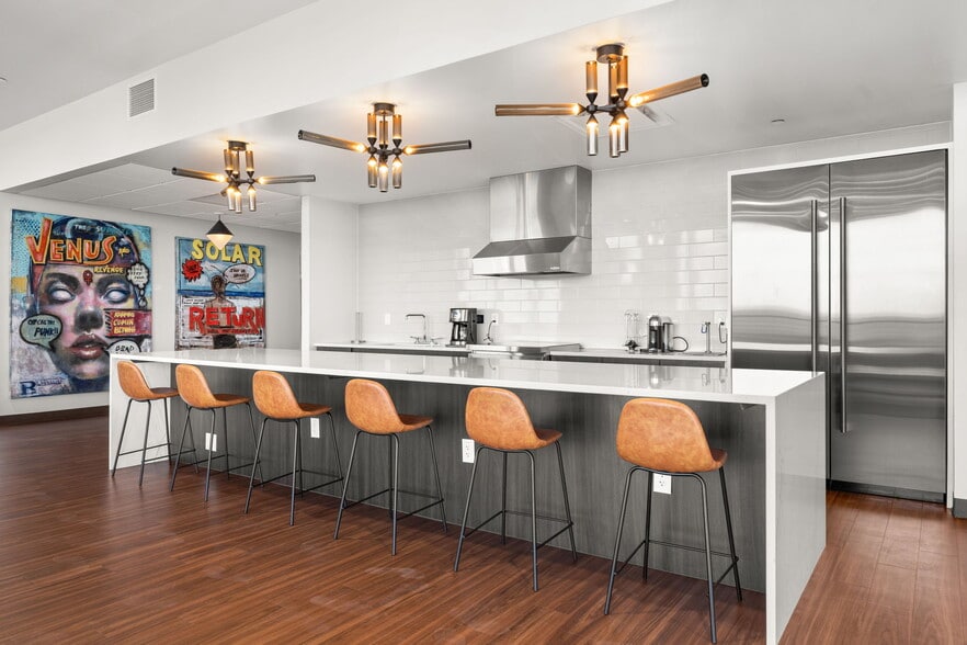 More Photos Of 4229 N FM 620 Hwy, Austin Showroom For Sale