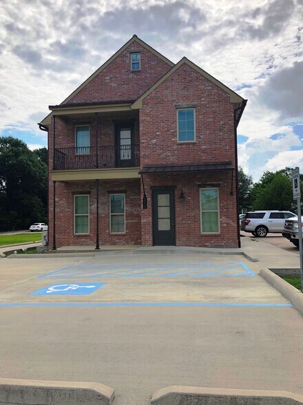 More Photos Of 1773 Ryan St, Lake Charles Office For Sale