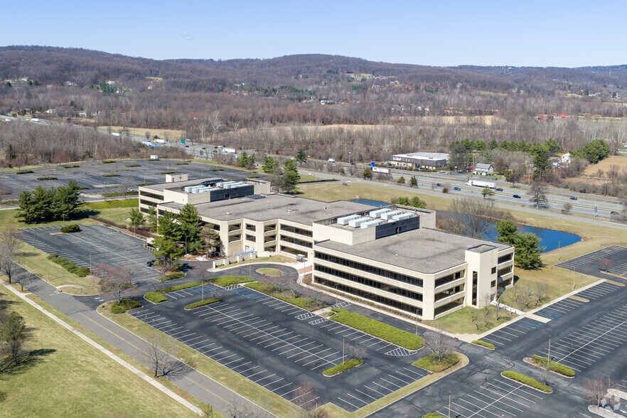 More Photos Of 53 Frontage Rd, Hampton Office For Sale