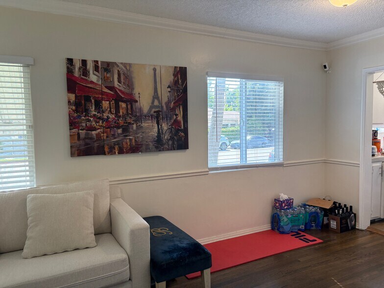 More Photos Of 140 N Pass Ave, Burbank Apartments For Sale