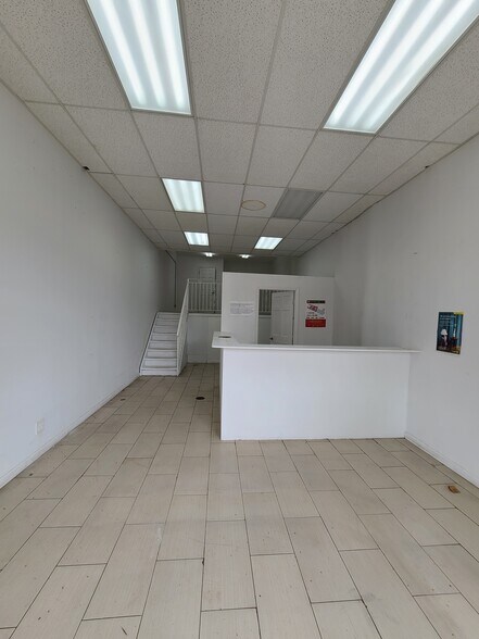 More Photos Of 6827 Fresh Meadow Ln, Fresh Meadows General Retail For Lease