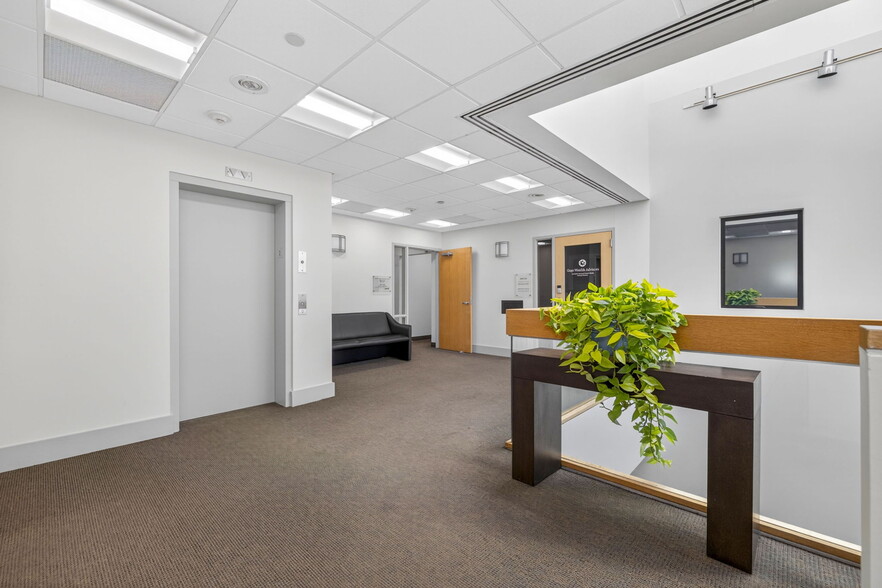 More Photos Of 450 Lexington St, Newton Office For Lease