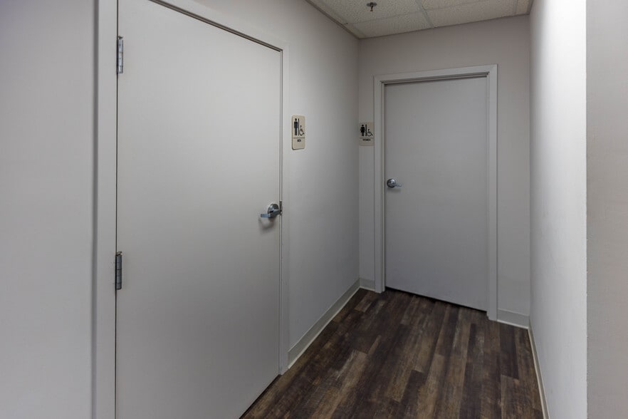 More Photos Of 118-120 W Adams St, Jacksonville Loft Creative Space For Lease