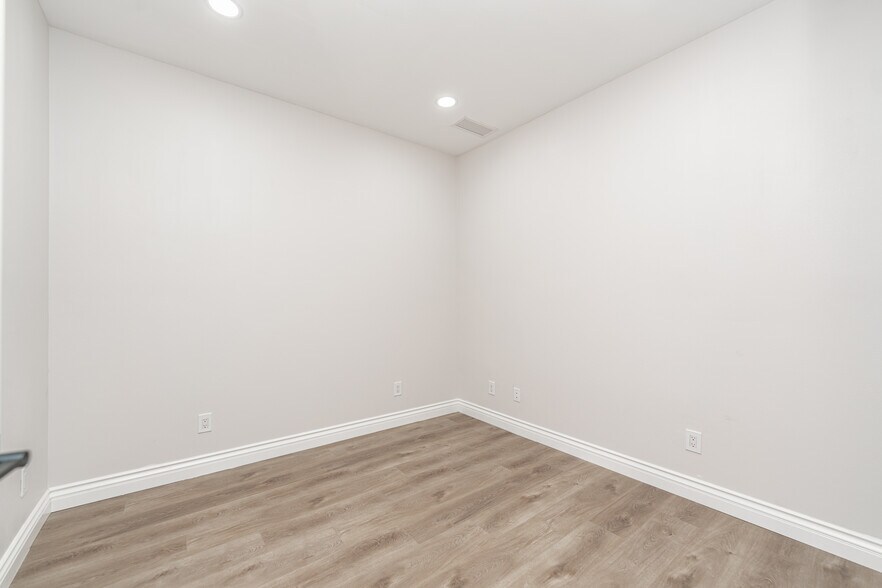 More Photos Of 214 W La Habra Blvd, La Habra Storefront For Sale