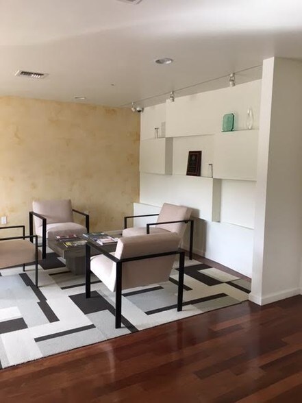 More Photos Of 2705-2707 W Empire Ave, Burbank Manufacturing For Lease