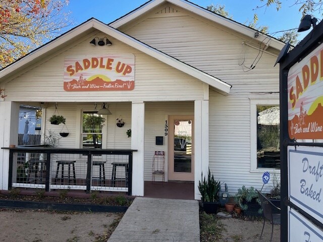 More Photos Of 1309 Rosewood Ave, Austin Restaurant For Lease