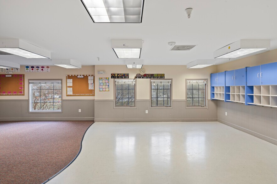 More Photos Of 42851 Smallwood Ter, Chantilly Daycare Center For Sale