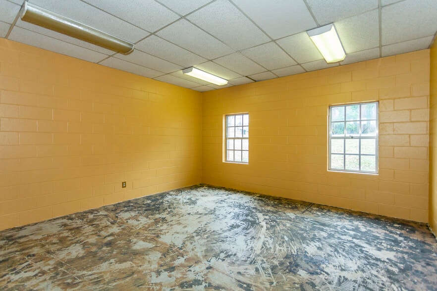 More Photos Of 2001 Avenue Z, Birmingham Religious Facility For Sale