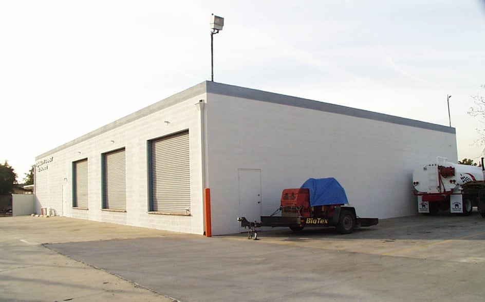 More Photos Of 930 Lawrence St, Placentia Warehouse For Lease