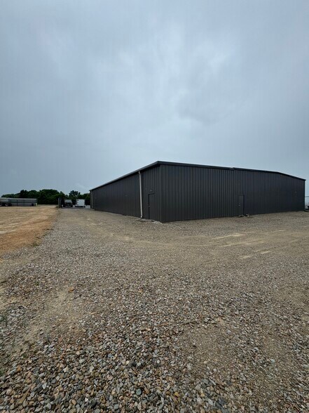 More Photos Of 4315 Gibson Dr, Tipp City Warehouse For Lease