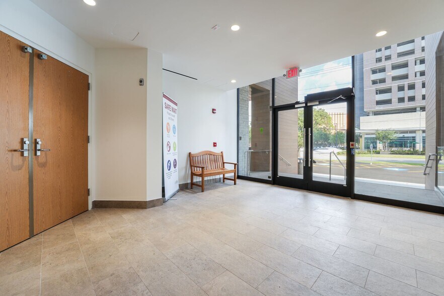 More Photos Of 2900 Richmond Ave, Houston Medical For Lease