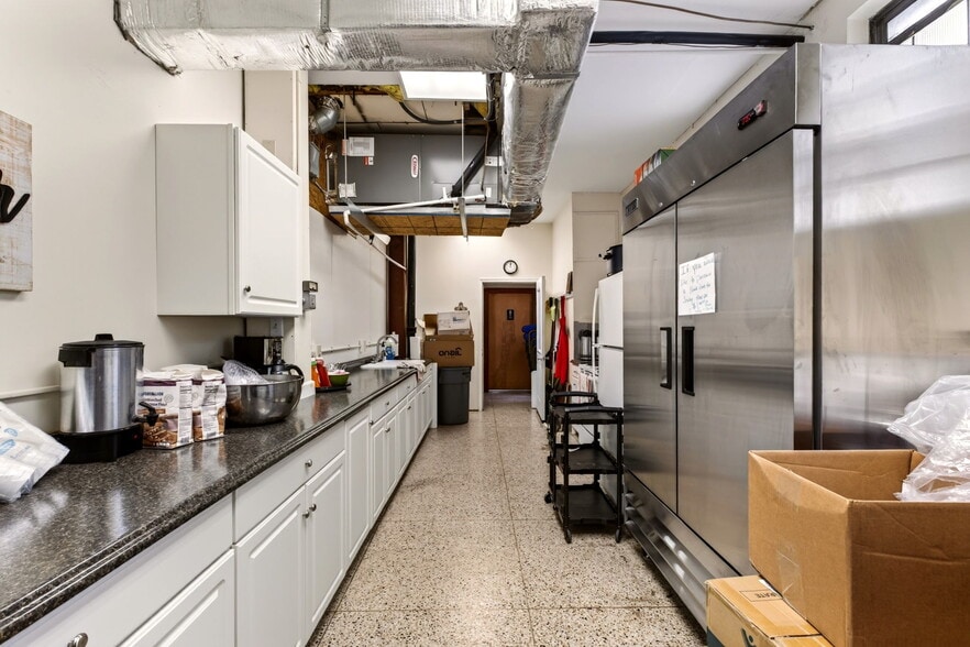 More Photos Of 162-166 N Main St, Broadway Office For Sale