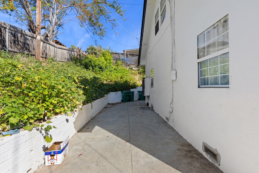 More Photos Of 402 Olivewood Ter, San Diego Multifamily For Sale