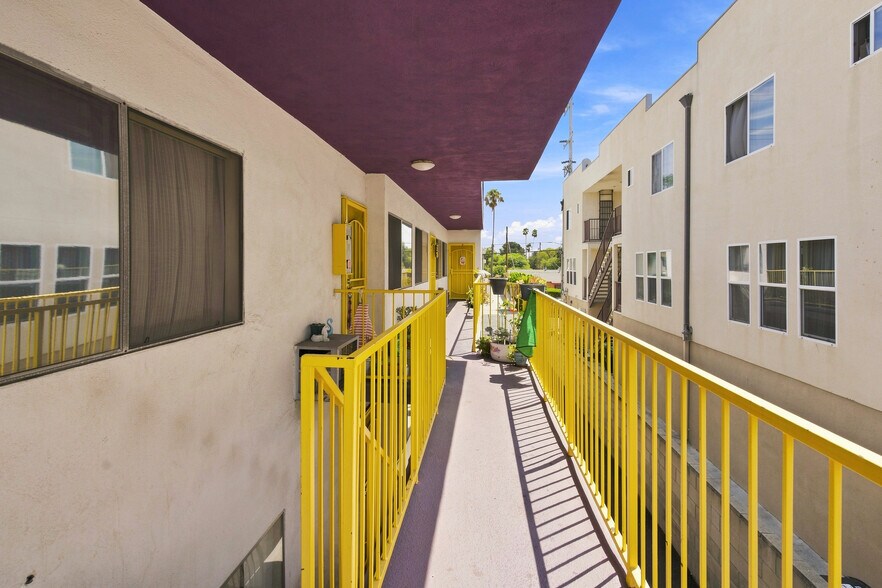More Photos Of 5327 Auckland Ave, North Hollywood Apartments For Sale