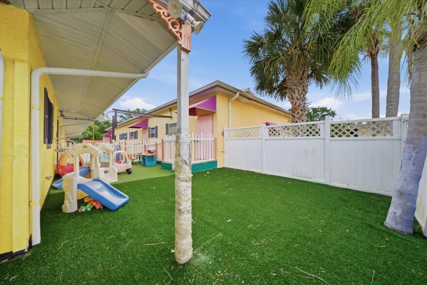 More Photos Of 1330 Knox McRae Dr, Titusville Schools For Sale
