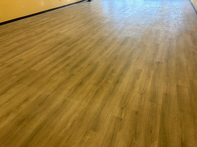 More Photos Of 1330-1384 N Pleasantburg Dr, Greenville Storefront Retail Office For Lease