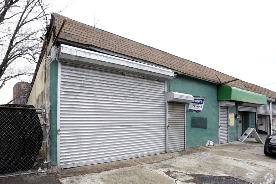 More Photos Of 290-292 Presidential Blvd, Paterson Warehouse For Sale