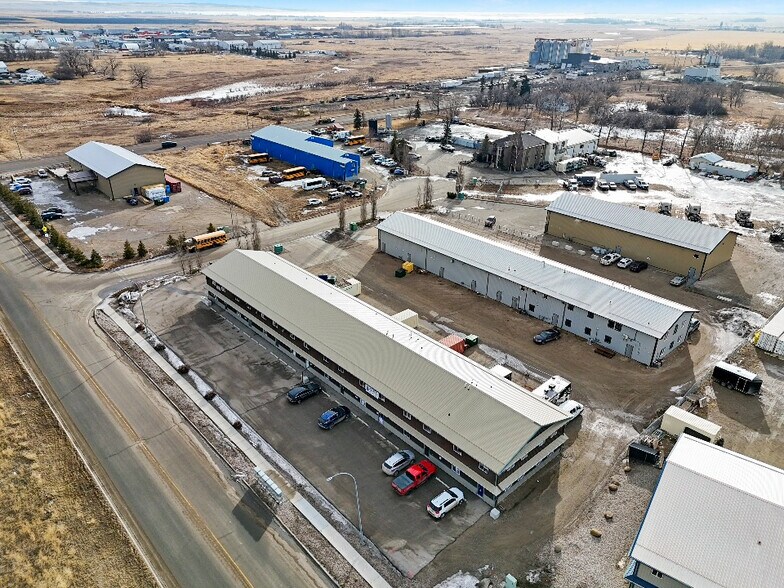 More Photos Of 130 Canal Gdns, Strathmore Warehouse For Sale