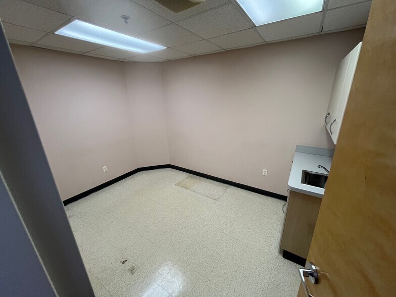 More Photos Of 42 Locust Ave, Wallington Medical For Lease
