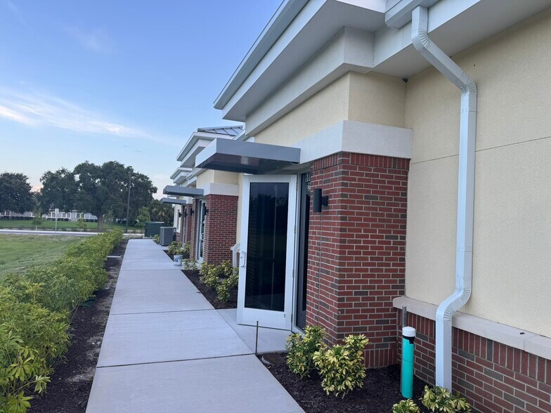 More Photos Of 6865 Murrell Rd, Melbourne Medical For Lease