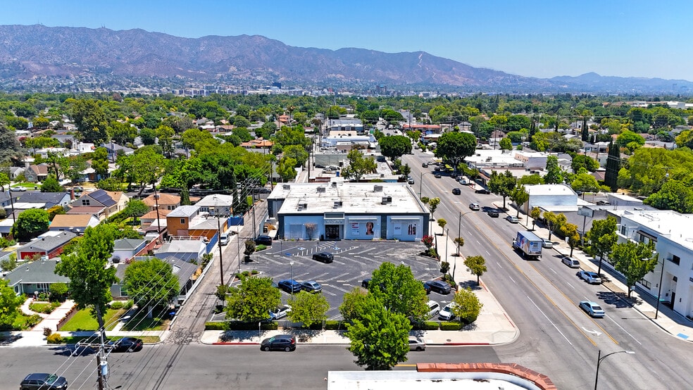 More Photos Of 2721 W Magnolia Blvd, Burbank Office For Sale