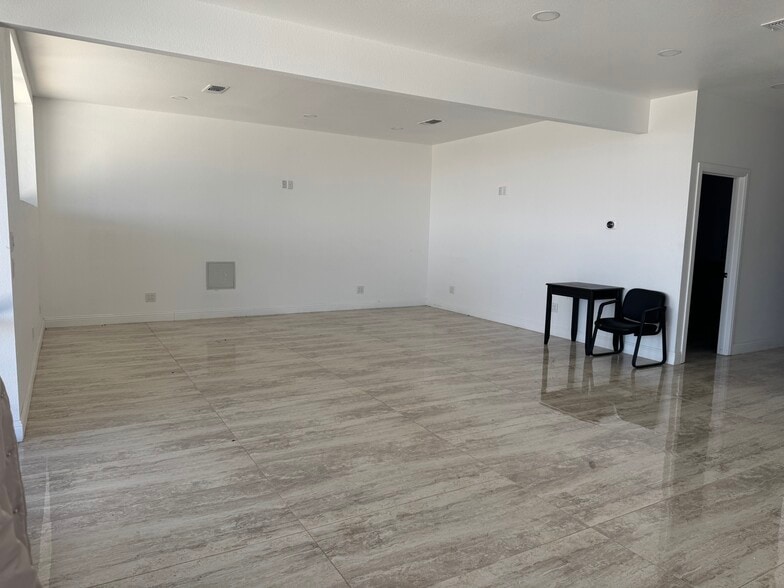 More Photos Of 10105 US-67, Alvarado Warehouse For Lease