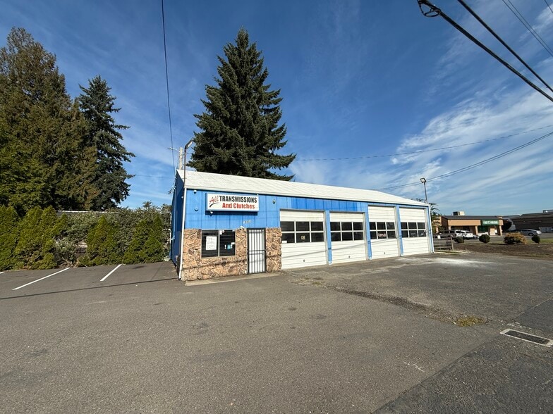 More Photos Of 12200 NE Fourth Plain Blvd, Vancouver Auto Repair For Sale