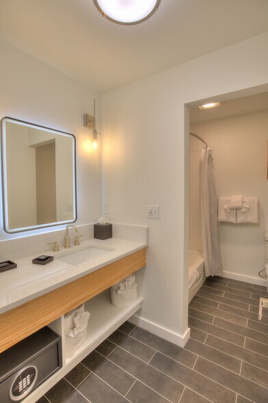 More Photos Of 4651 SR 109, Moclips Hotel For Sale