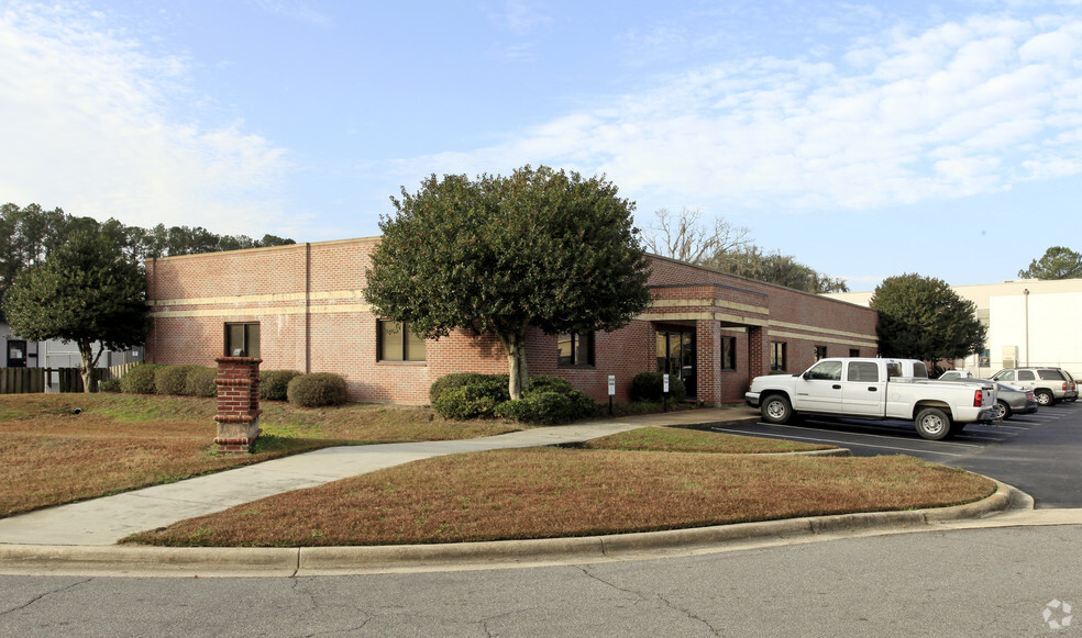 Primary Photo Of 7 Mall Ct, Savannah Office For Lease