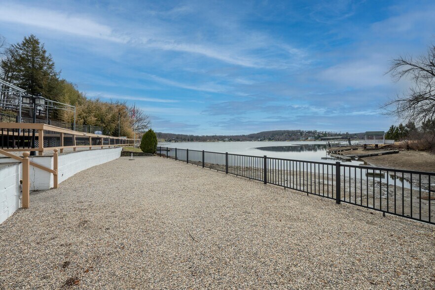 More Photos Of , Brookfield Unknown For Sale