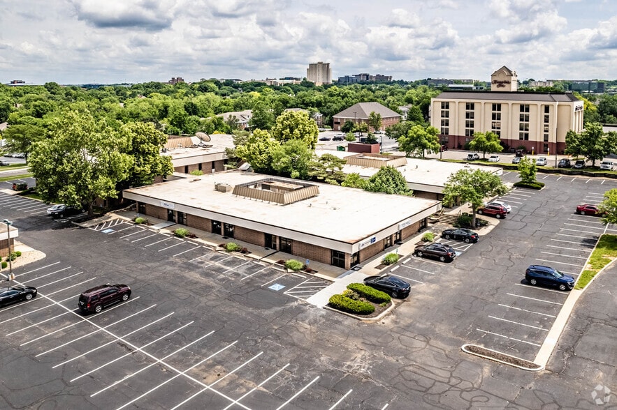 More Photos Of 10580 Barkley St, Overland Park Medical For Sale