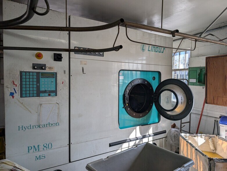 More Photos Of 2600 W Beverly Blvd, Montebello Freestanding For Lease