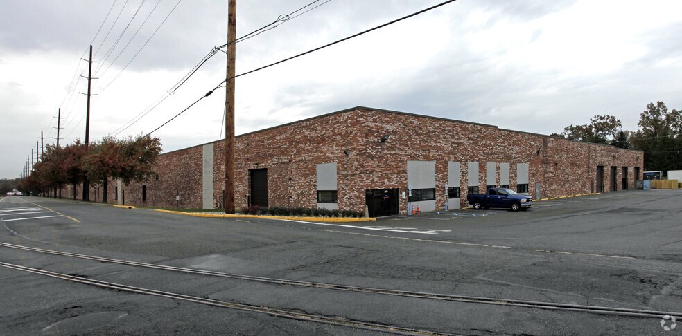 Primary Photo Of 906 Murray Rd, East Hanover Warehouse For Lease