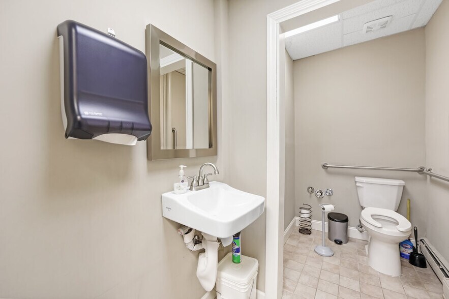 More Photos Of 59 A Kinderkamack Rd, Westwood Medical For Lease