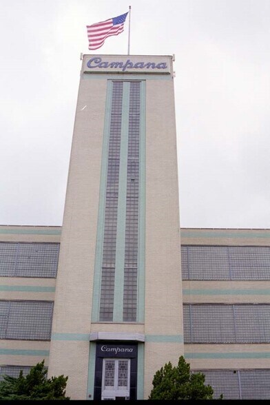 More Photos Of 901 N Batavia Ave, Batavia Showroom For Sale