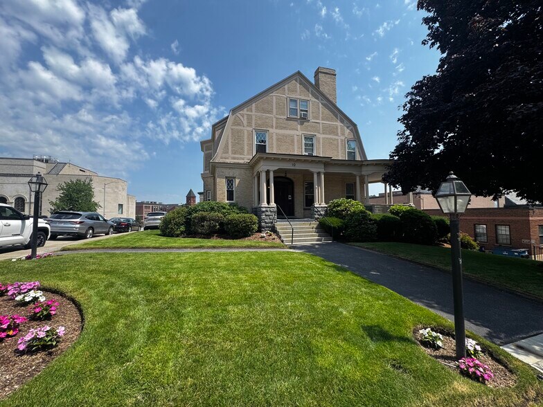 More Photos Of 10 Institute Rd, Worcester Office For Lease