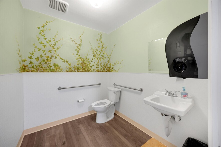 More Photos Of 126 N Euclid St, Fullerton Office Residential For Sale