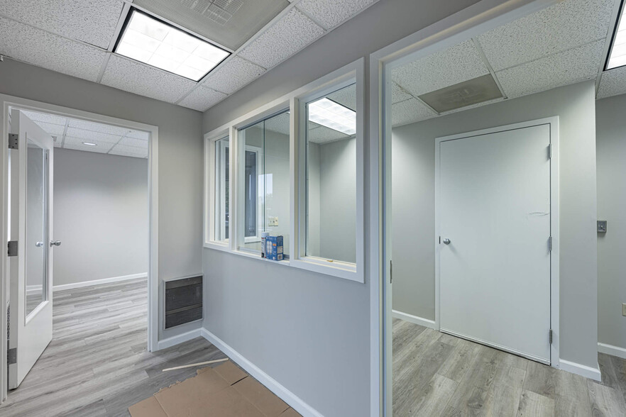 More Photos Of 7271 N Main St, Dayton Office For Lease