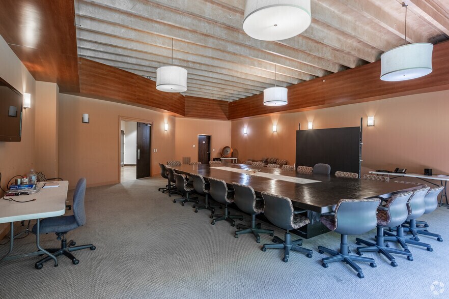 More Photos Of 3350 Greenbriar Pky SW, Atlanta Movie Radio TVStudio For Lease