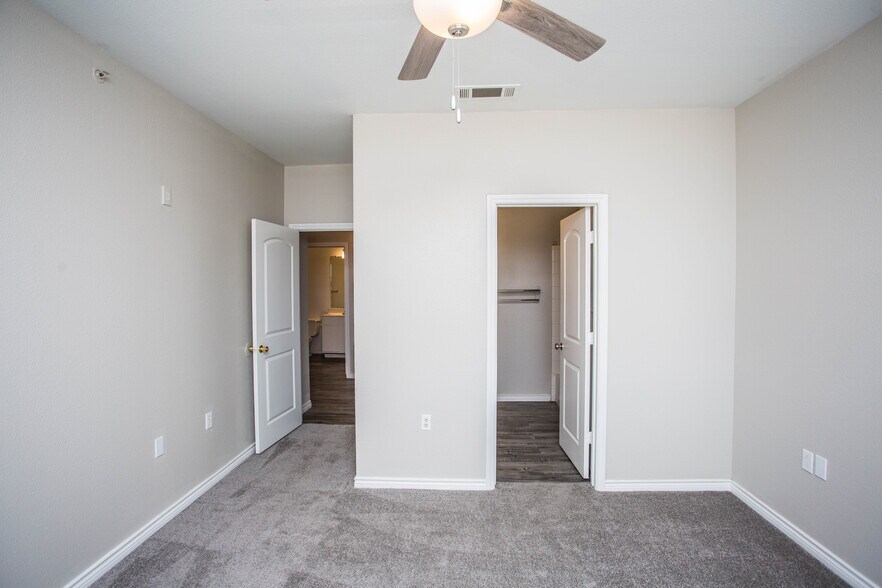 More Photos Of 2627 Oak Dr, Lubbock Apartments For Sale