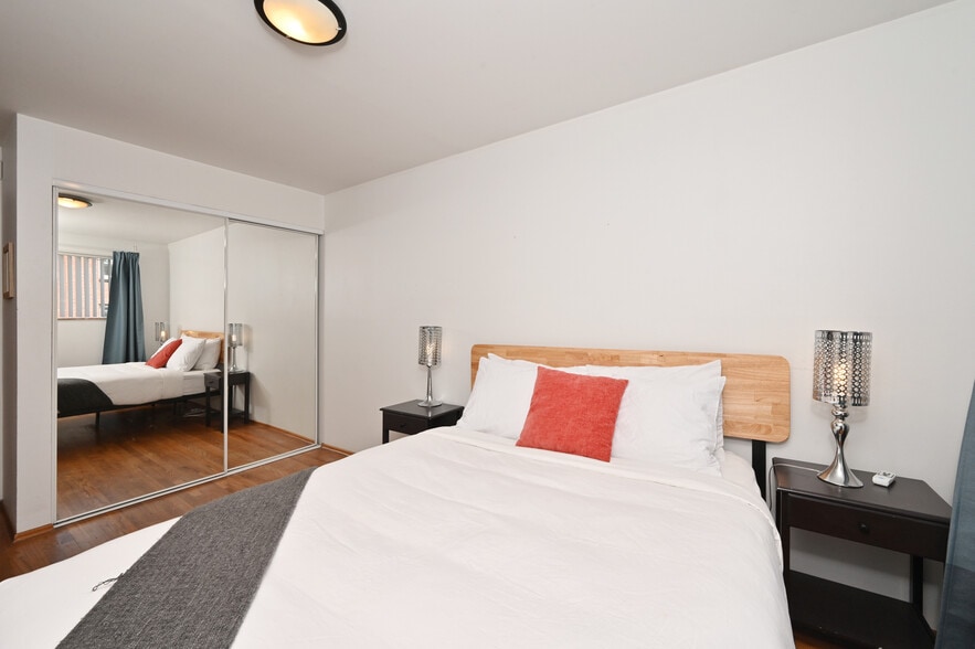 More Photos Of 525 E Roy St, Seattle Apartments For Sale
