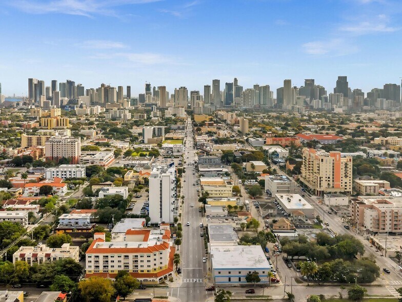 More Photos Of 1451 W Flagler St, Miami General Retail For Sale