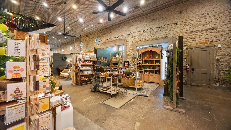 More Photos Of 101 N Elm, Hico General Retail For Sale