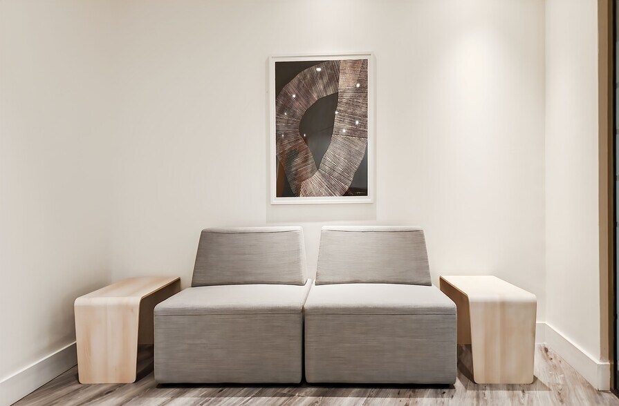 More Photos Of 125 Commerce Valley Dr W, Markham Coworking Space