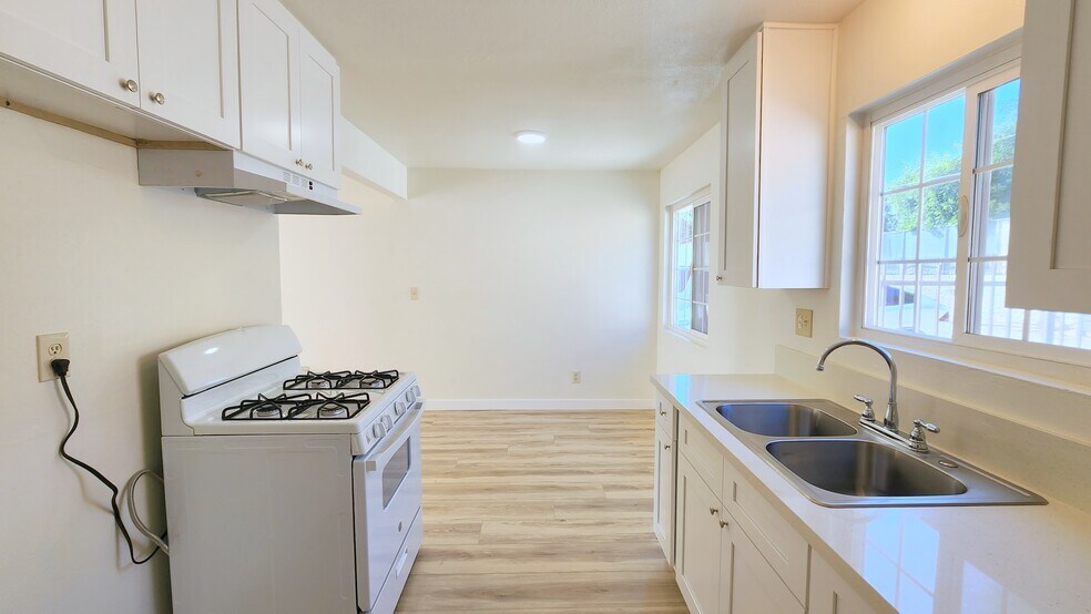 More Photos Of 2325 Angela St, Pomona Apartments For Sale