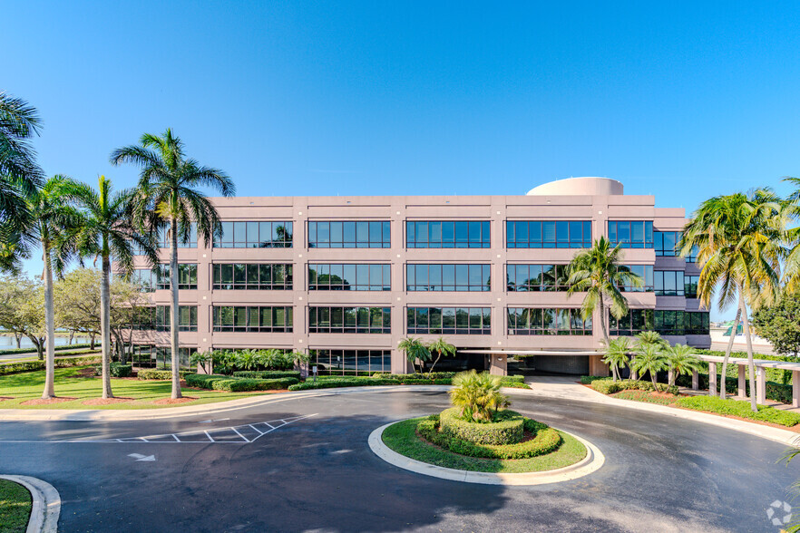 Primary Photo Of 6303 Waterford District Dr, Miami Coworking Space