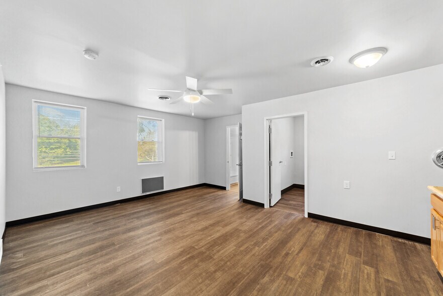 More Photos Of 1105 2nd Ave, Akron Apartments For Sale