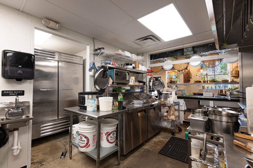More Photos Of 136-138 Dayton St, Yellow Springs Storefront For Sale