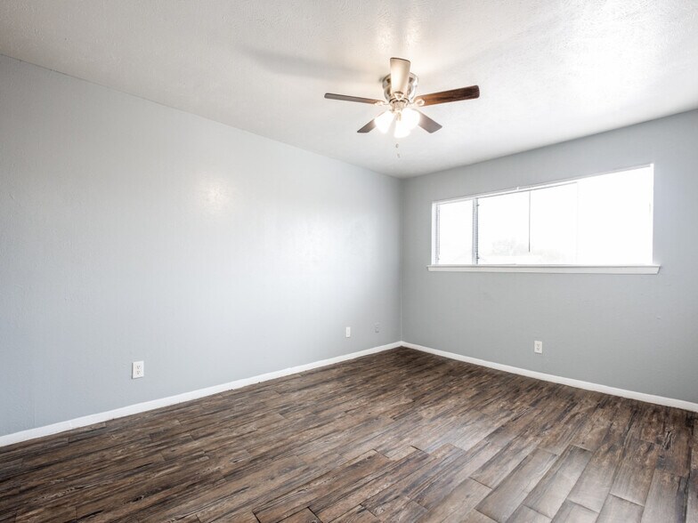 More Photos Of 911 W Wheatland Rd, Dallas Apartments For Sale