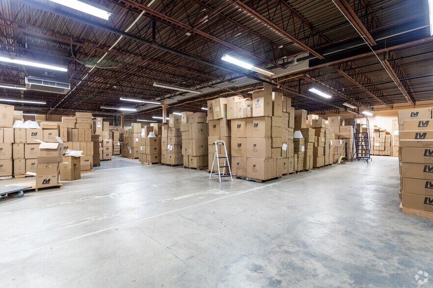 More Photos Of 252 Bethlehem Pike, Colmar Showroom For Lease